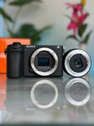 Sony A6700 (210 Disparos)