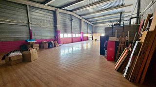 Nave industrial en venta en Montigalà -Sant Crist en Badalona