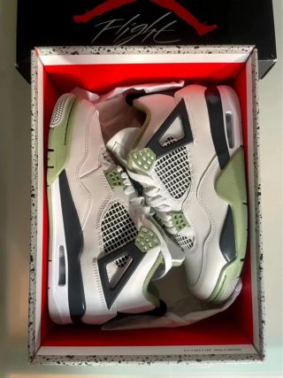 Jordan 4 Verde Blanco Talla 42
