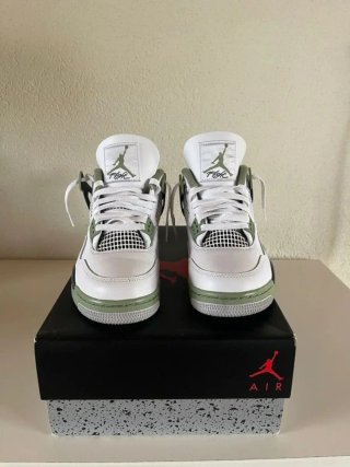 Jordan 4 Verde Blanco Talla 40