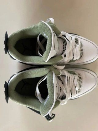 Jordan 4 Verde Blanco Talla 40