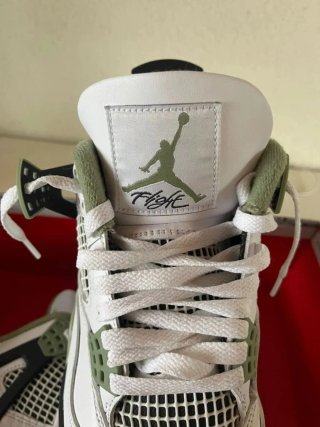 Jordan 4 Verde Blanco Talla 40