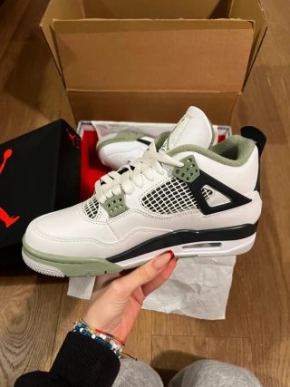 Jordan 4 Olive Green Talla 41