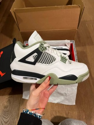 Jordan 4 Olive Green Talla 41