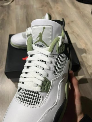 Jordan 4 Verde y Blanco Talla 42
