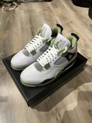 Jordan 4 Verde y Blanco Talla 42