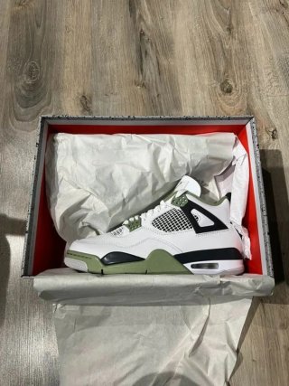 Jordan 4 Verde y Blanco Talla 42