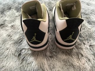 Jordan 4 Olive Green Talla 40