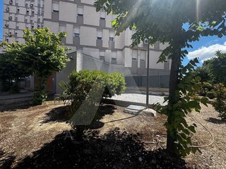 Local comercial en venta en Parla Este en Parla