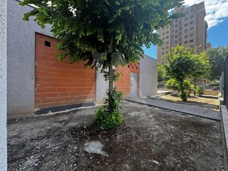 Local comercial en venta en Parla Este en Parla