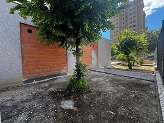 Local comercial en venta en Parla Este en Parla