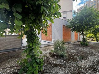 Local comercial en venta en Parla Este en Parla