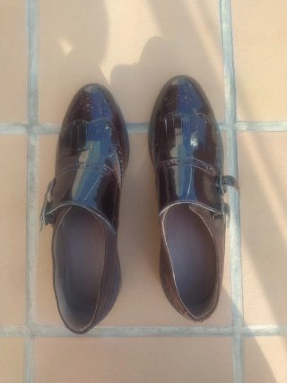Zapatos Monk Strap Marrones Charol. Están nuevos.