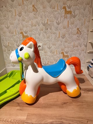 Caballo balancín infantil