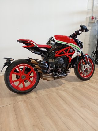 MV Agusta Naked Roja y Negra