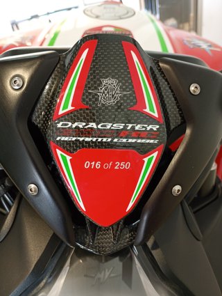 MV Agusta Naked Roja y Negra