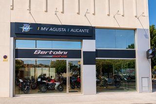 MV Agusta Naked Roja y Negra