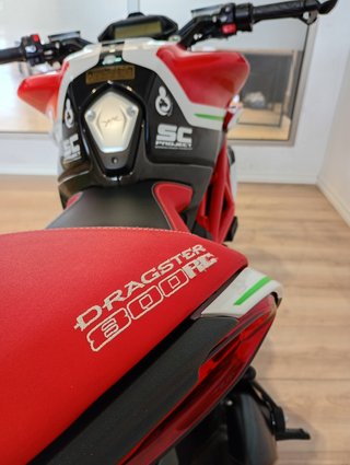 MV Agusta Naked Roja y Negra