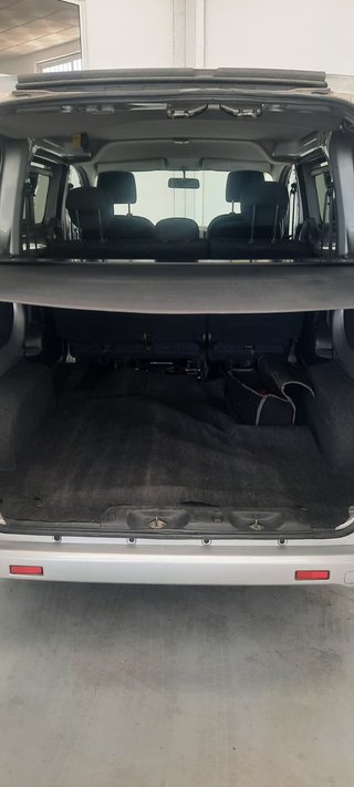 Nissan NV200 2010