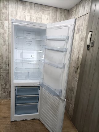 Frigorífico blanco Balay 185x60cm A+ con garantía