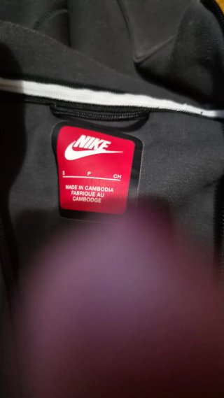 Sudadera Nike Tech Negra y Gris Logo Rojo
