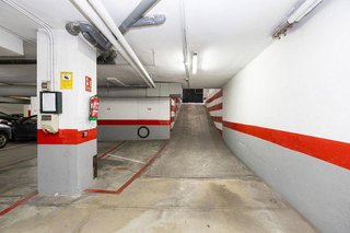 Garaje en venta en Camino de Ronda - Rosaleda en Granada