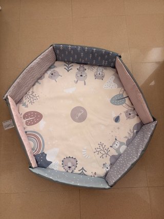 Gimnasio bebé MoMi Pastel Nuevo con caja