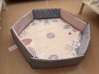 Gimnasio bebé MoMi Pastel Nuevo con caja