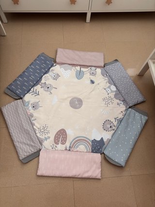 Gimnasio bebé MoMi Pastel Nuevo con caja