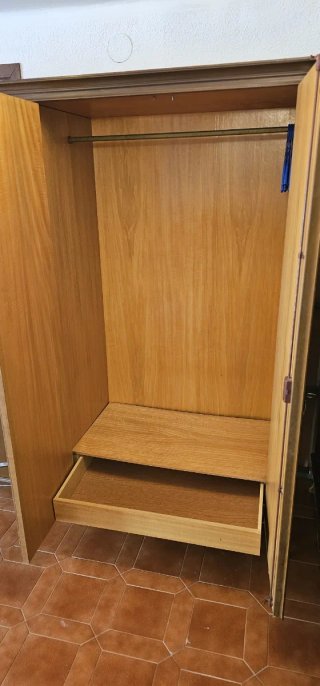 Armario vintage de madera