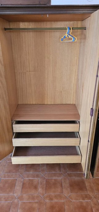 Armario vintage de madera