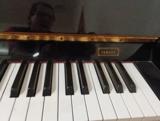 Piano Hosseschrueders HC-10 fabricado por Yamaha
