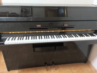 Piano Hosseschrueders HC-10 fabricado por Yamaha