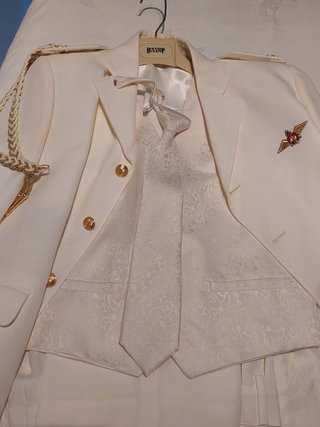 Traje Comunión Blanco y Dorado Alta Calidad