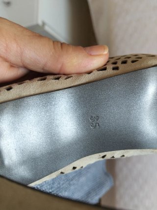 Zapatos tacón serraje beige Talla 35