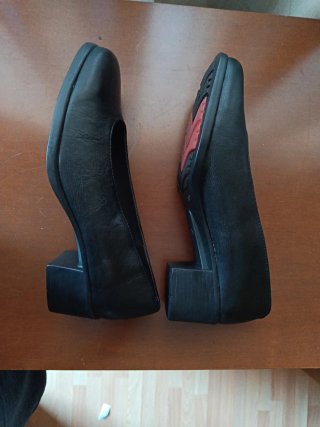 Zapatos de tacón negros para mujer
