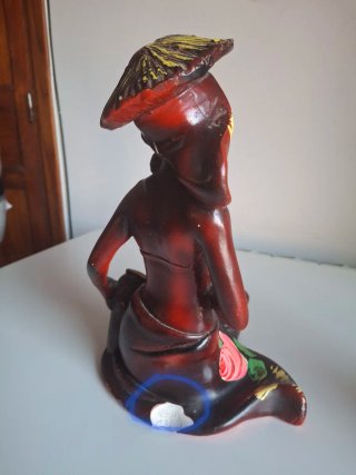 Figura kitsch mujer africana años 60