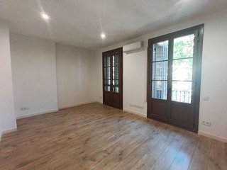 Piso en venta en Sant Antoni en Barcelona