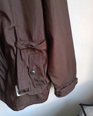 Cazadora CHENFEAL marrón talla XXXL.