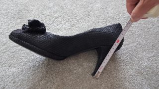 Zapato salón piel negro tacón fino