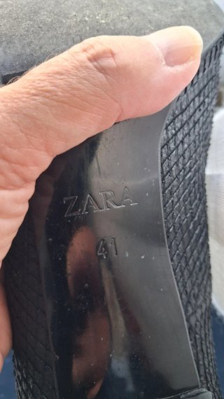 Zapato salón piel negro tacón fino