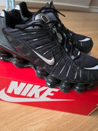 Zapatillas Nike Shox Negras y Plateadas