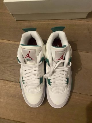 Jordan 4 Verde Blanco Talla 41.5