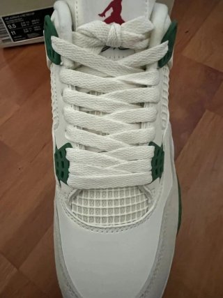 Jordan 4 Verde y Blanco Talla 40