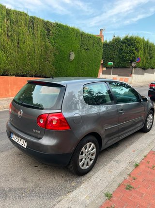 Volkswagen Golf V 1.9 TDI 105 CV Trendline · 3p ·