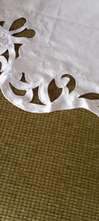 Centrotavola in cotone bianco