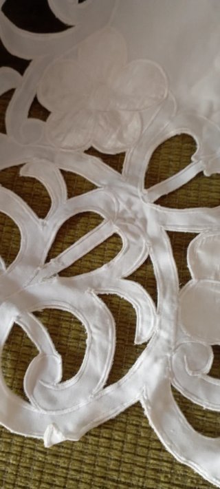 Centrotavola in cotone bianco