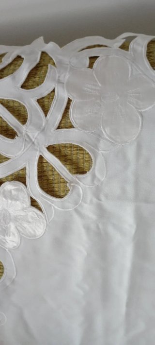 Centrotavola in cotone bianco