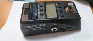 Multiefectos Pandora Stomp. No enciende con pilas.