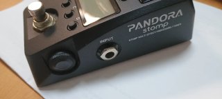 Multiefectos Pandora Stomp. No enciende con pilas.